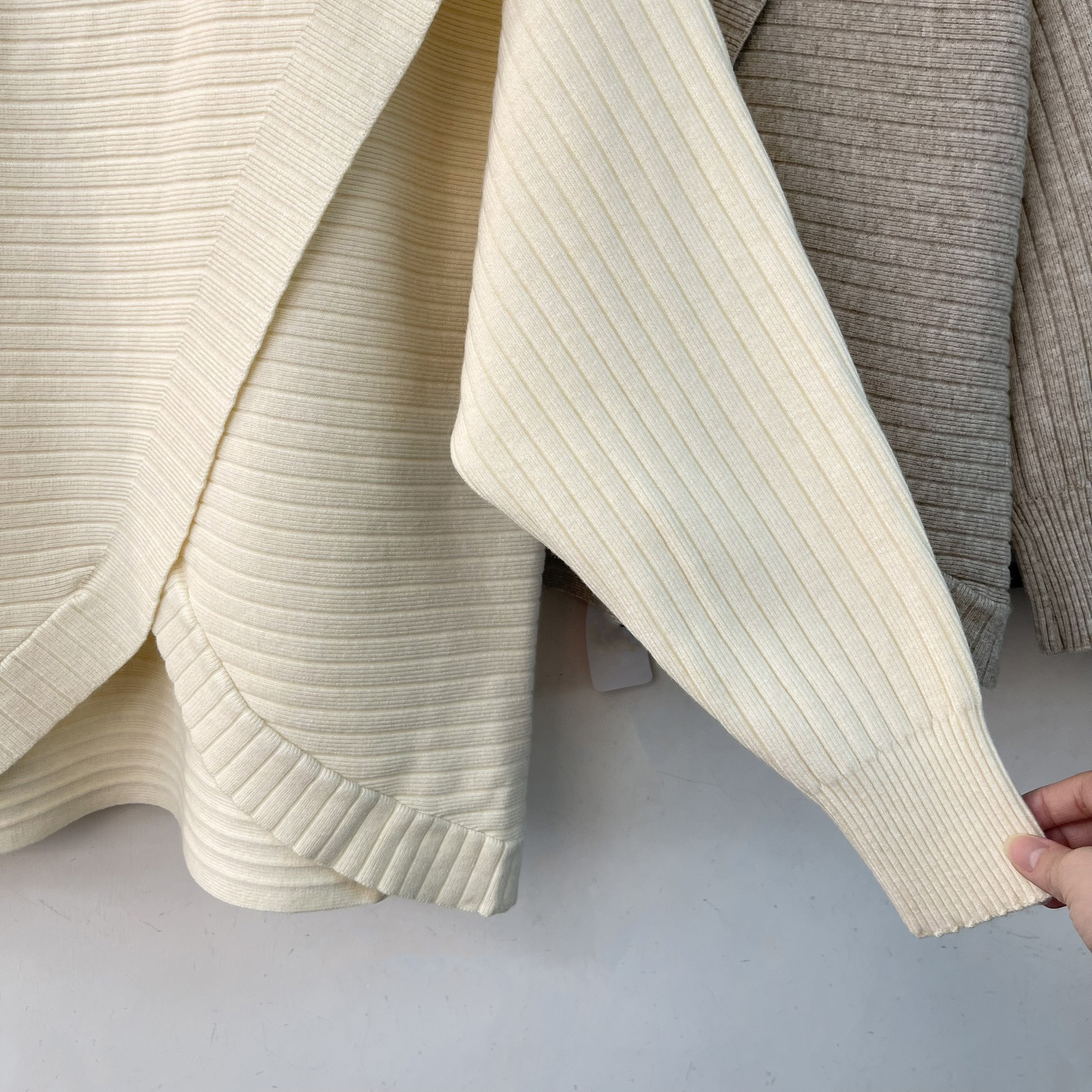 不規則層次交織感毛衣