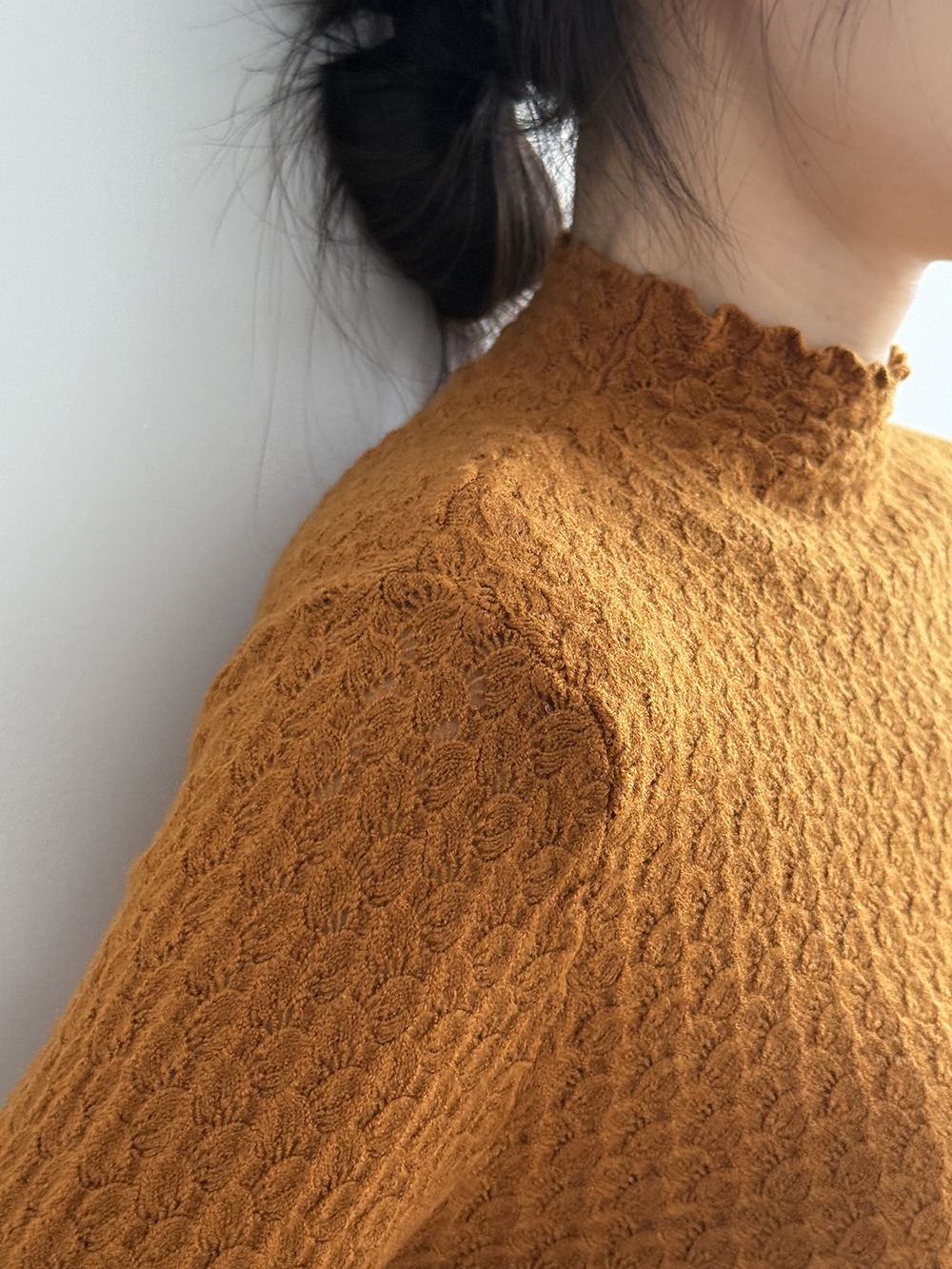 半高領蕾絲針織上衣