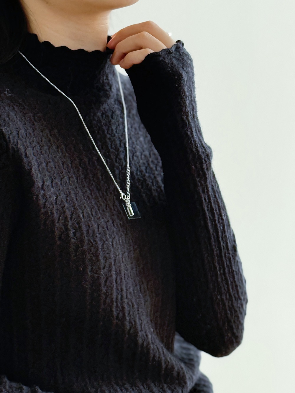 半高領蕾絲針織上衣