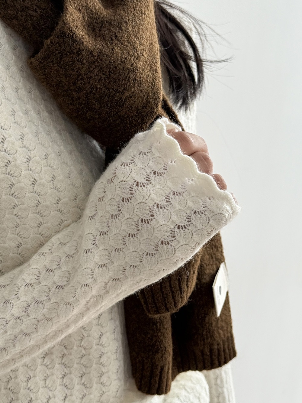 半高領蕾絲針織上衣