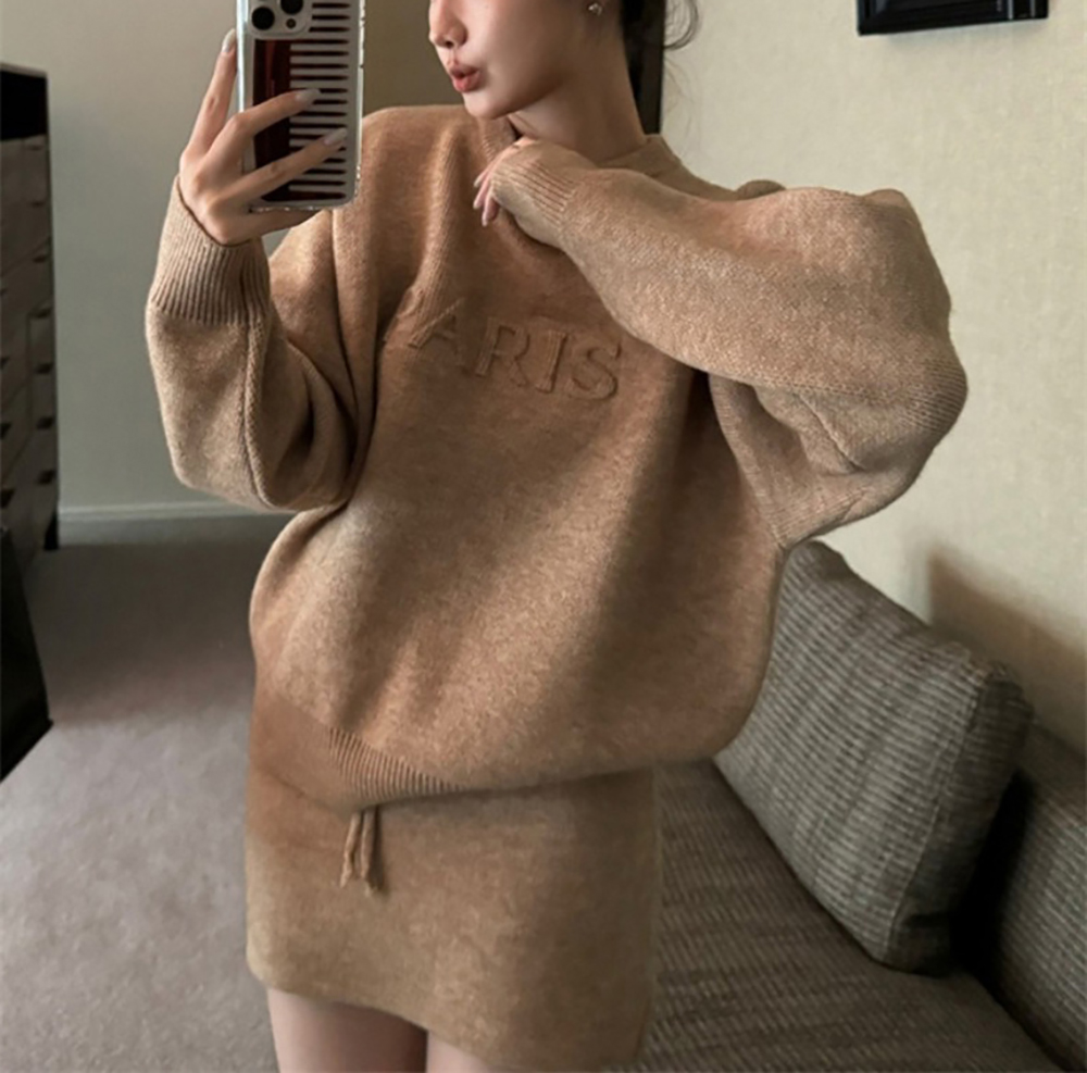 字母壓印針織短裙套裝