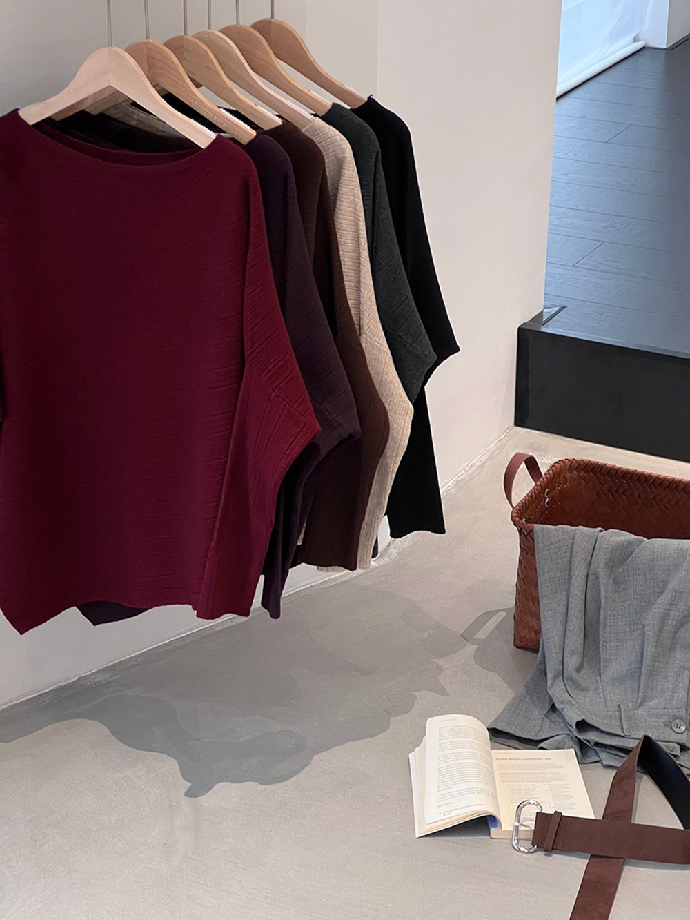 斜肩針織蝙蝠袖上衣