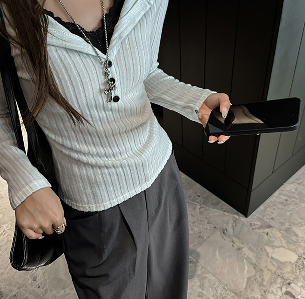 坑條V領蕾絲拼接上衣,evaviva,8C-GR7328,坑條V領蕾絲拼接上衣,領500,999免運