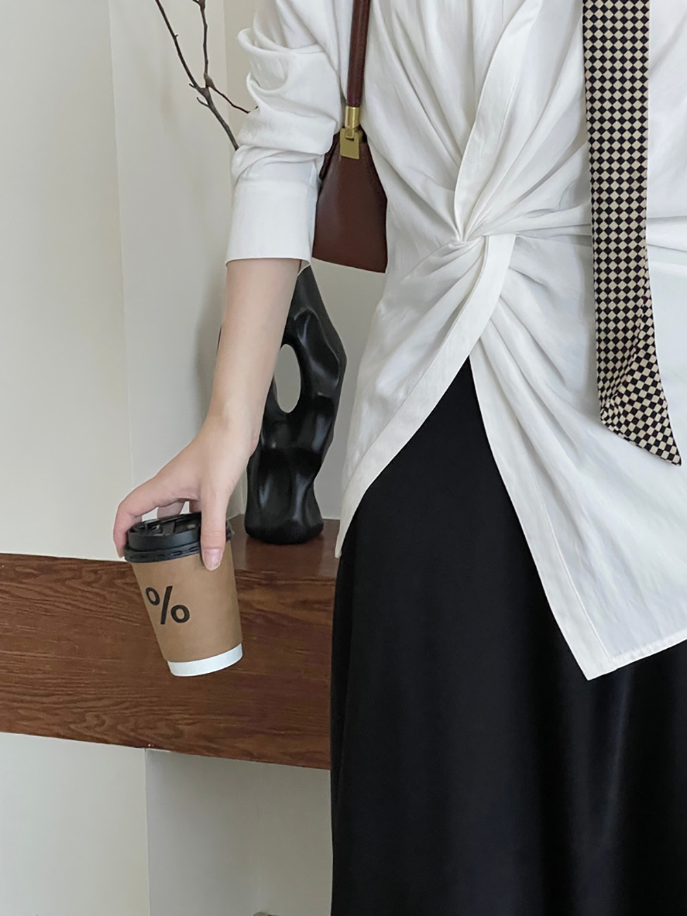 別緻設計感扭結襯衫,evaviva,8C-UR7382,別緻設計感扭結襯衫,領500,999免運