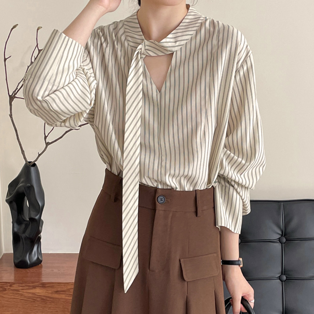 鏤空V領設計條紋襯衫