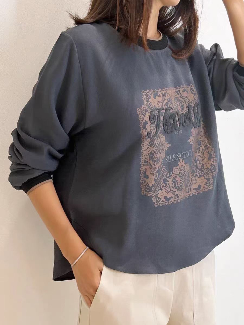 字母印花寬鬆圓領上衣,evaviva,99-AL7010,字母印花寬鬆圓領上衣,領500,999免運