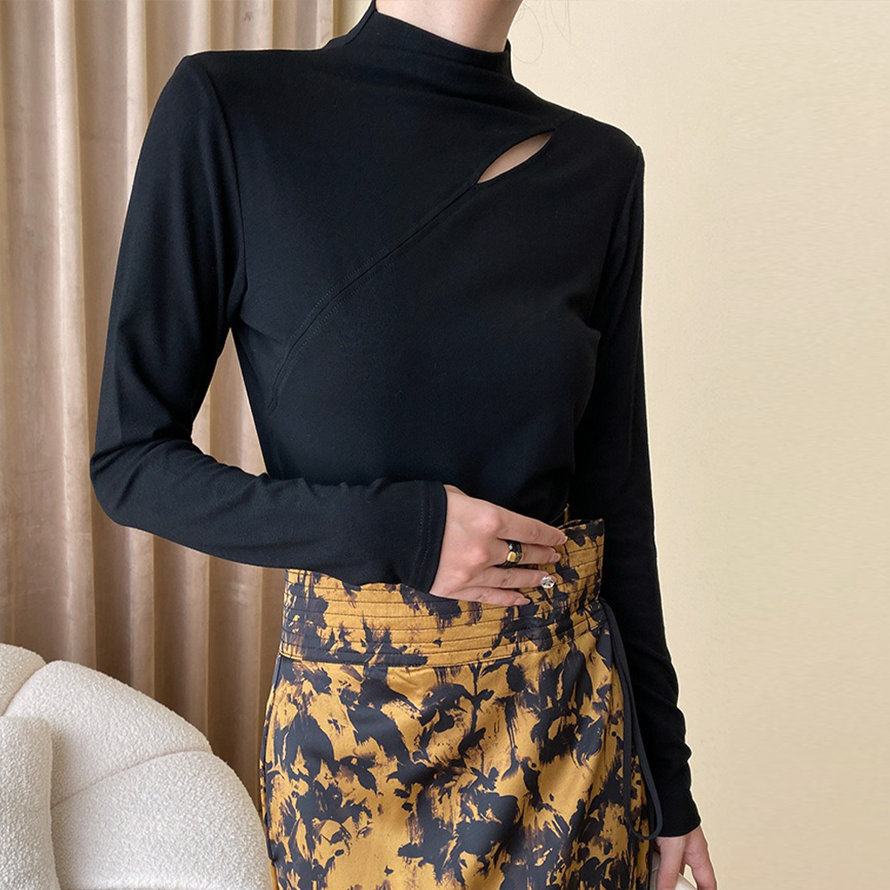 縫線設計感半高領上衣