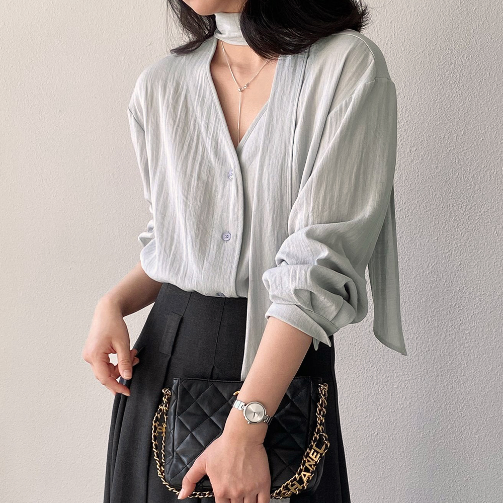 簡約溫柔風領巾襯衫