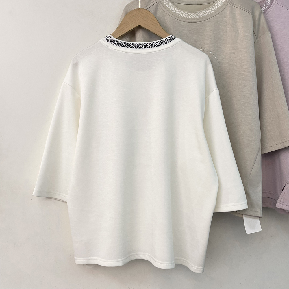 圖騰領口設計印花上衣,evaviva,99-AL7426,圖騰領口設計印花上衣,領500,999免運