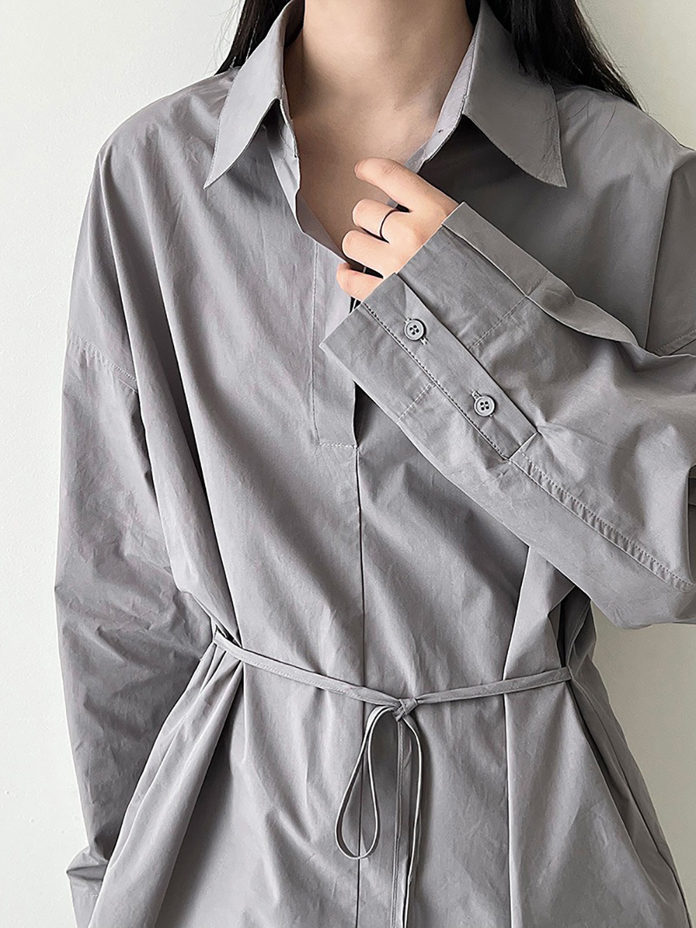 簡約風綁帶收腰款襯衫,evaviva,U2-ZA09198,簡約風綁帶收腰款襯衫,領500,999免運