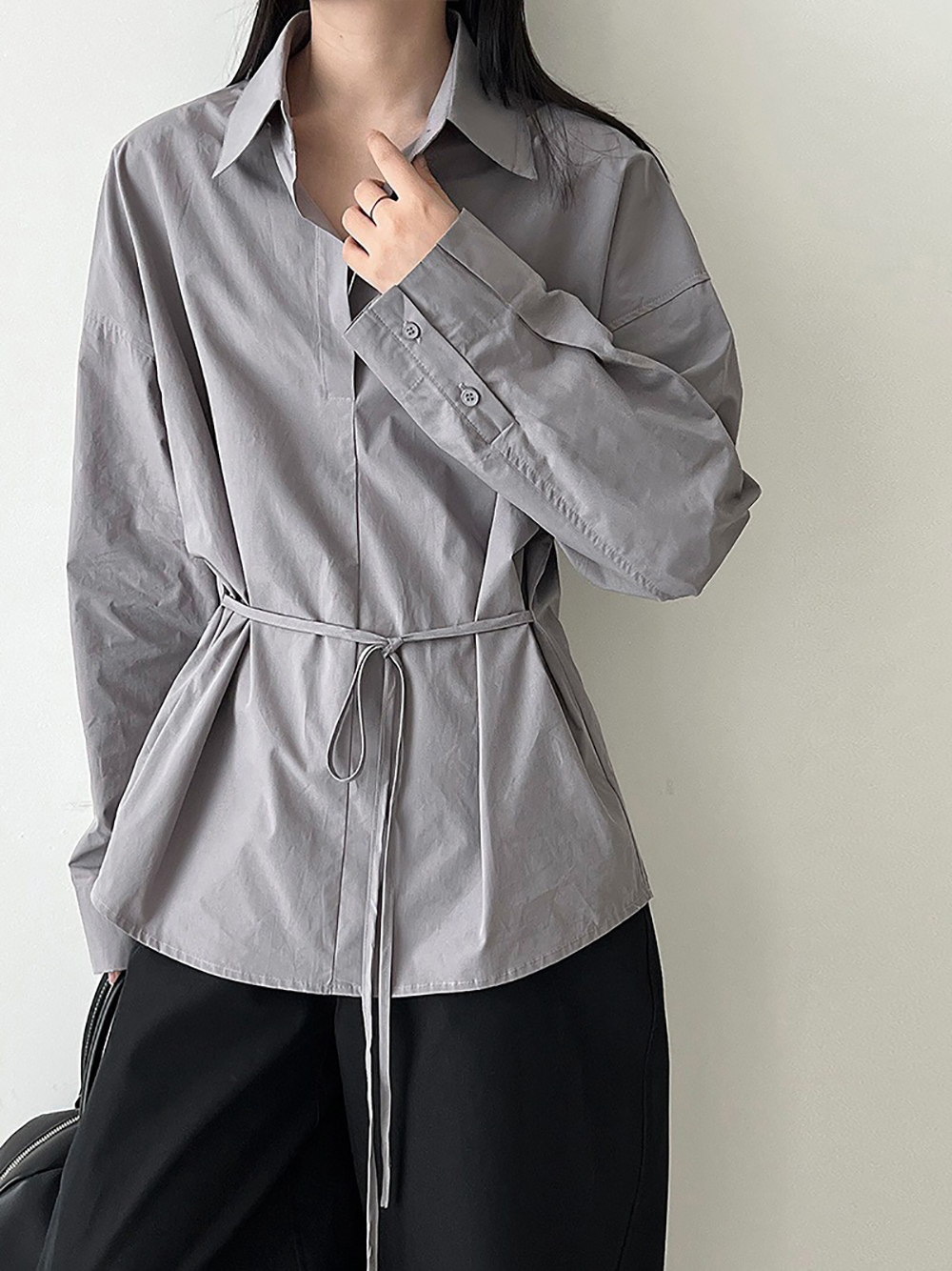 簡約風綁帶收腰款襯衫,evaviva,U2-ZA09198,簡約風綁帶收腰款襯衫,領500,999免運