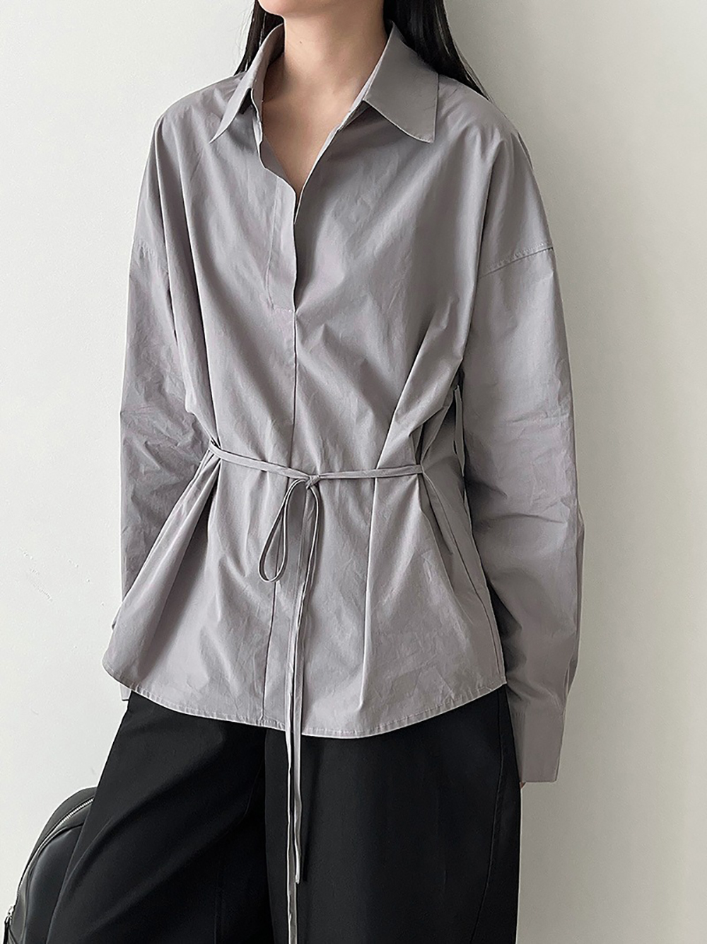 簡約風綁帶收腰款襯衫,evaviva,U2-ZA09198,簡約風綁帶收腰款襯衫,領500,999免運