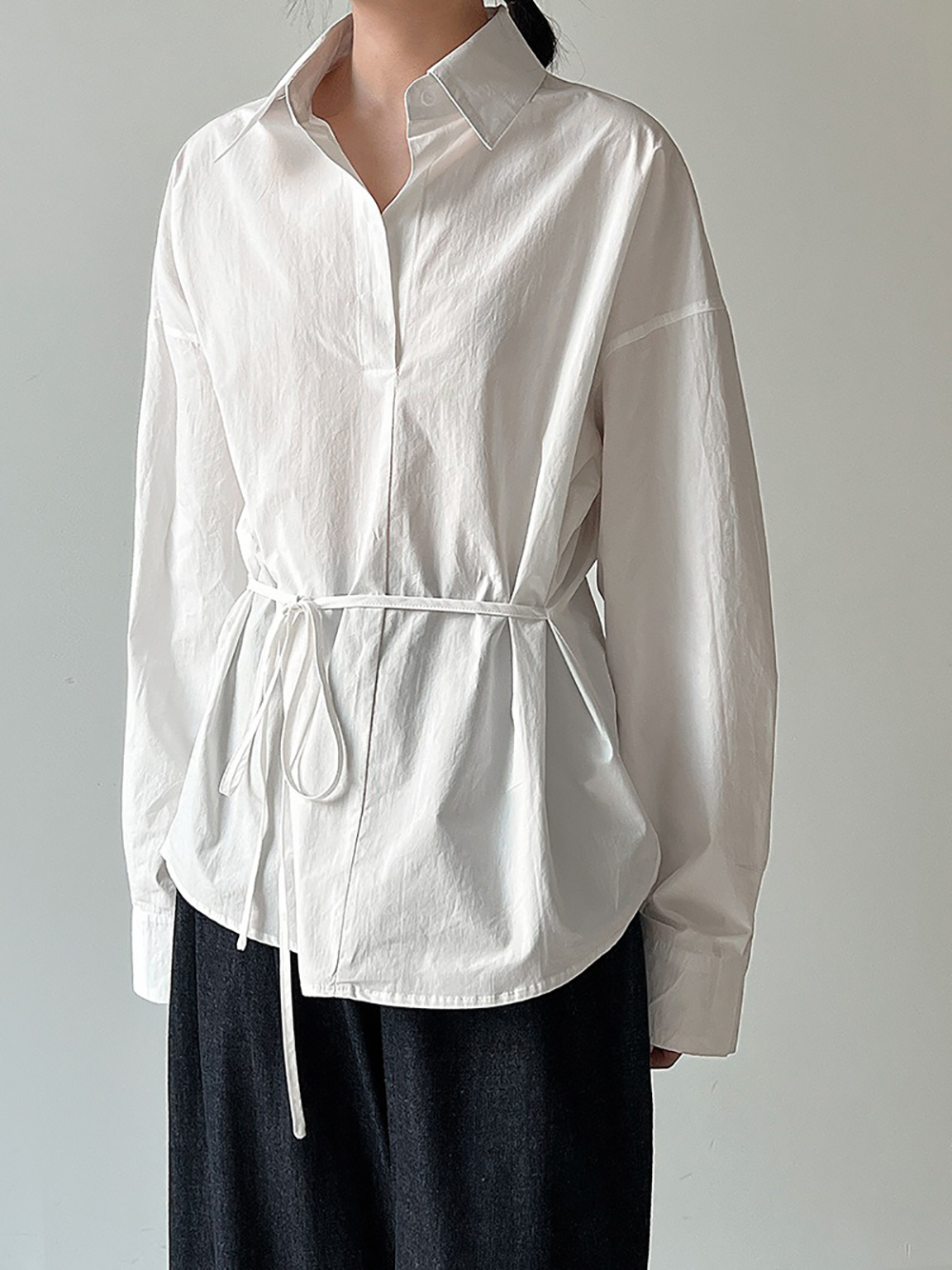 簡約風綁帶收腰款襯衫,evaviva,U2-ZA09198,簡約風綁帶收腰款襯衫,領500,999免運