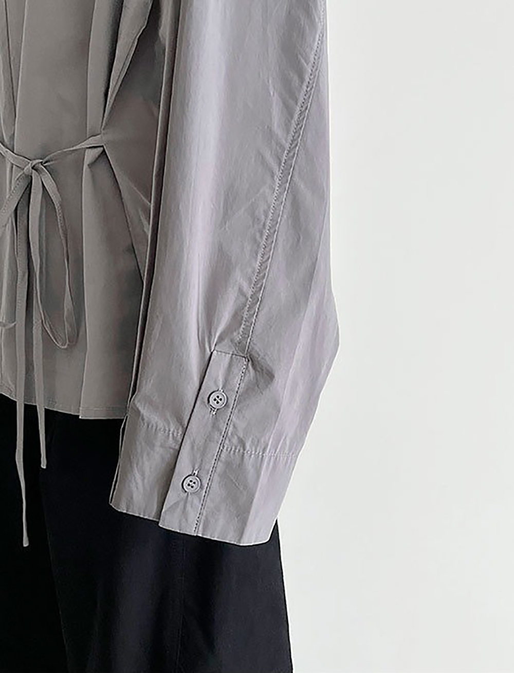 簡約風綁帶收腰款襯衫,evaviva,U2-ZA09198,簡約風綁帶收腰款襯衫,領500,999免運