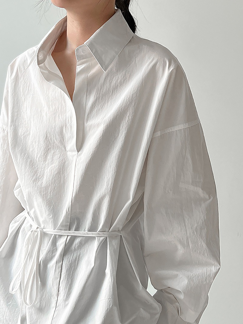 簡約風綁帶收腰款襯衫,evaviva,U2-ZA09198,簡約風綁帶收腰款襯衫,領500,999免運