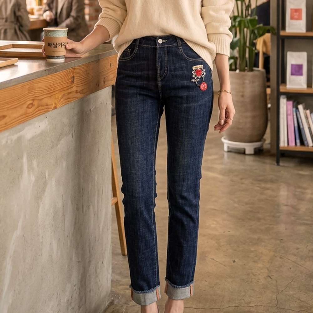 小刺繡牛仔感彈力長褲