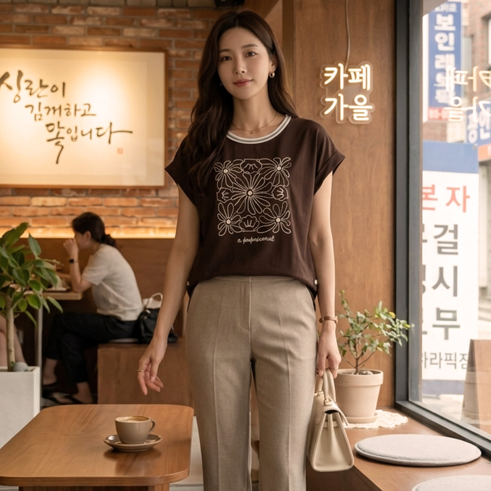 輕薄舒適撞色印花上衣