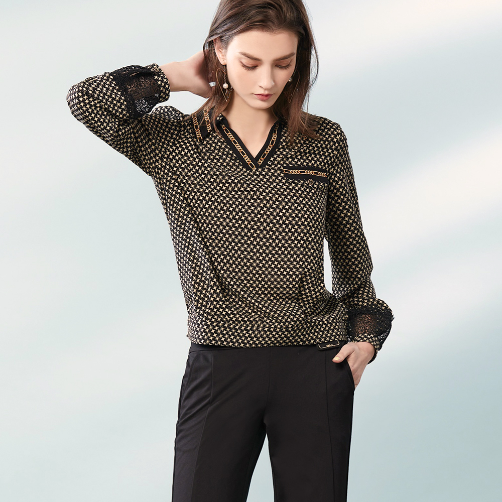 蕾絲拼接袖口印花上衣