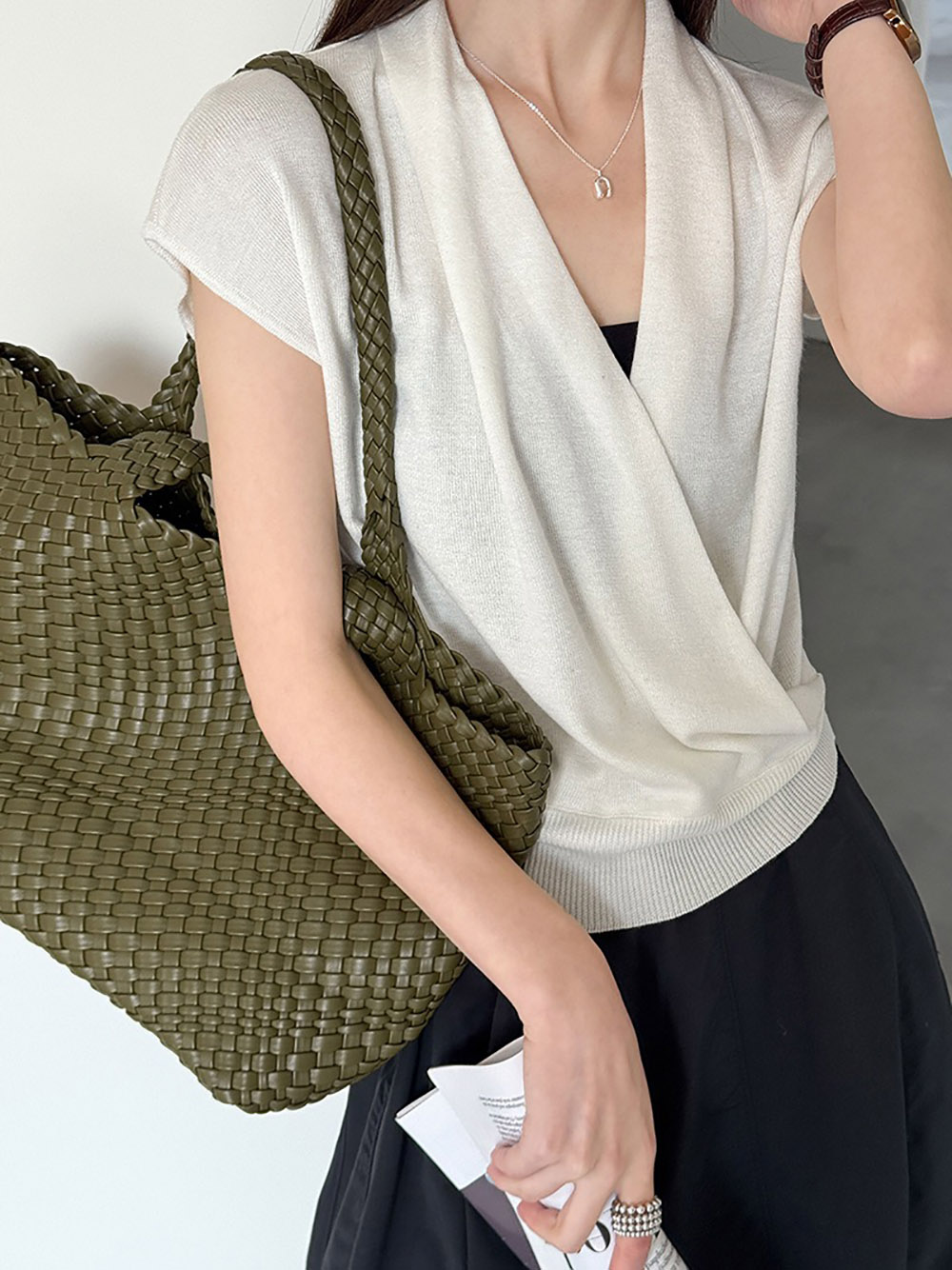 氣質簡約V領針織上衣,evaviva,8C-GW7479,氣質簡約V領針織上衣,領500,999免運