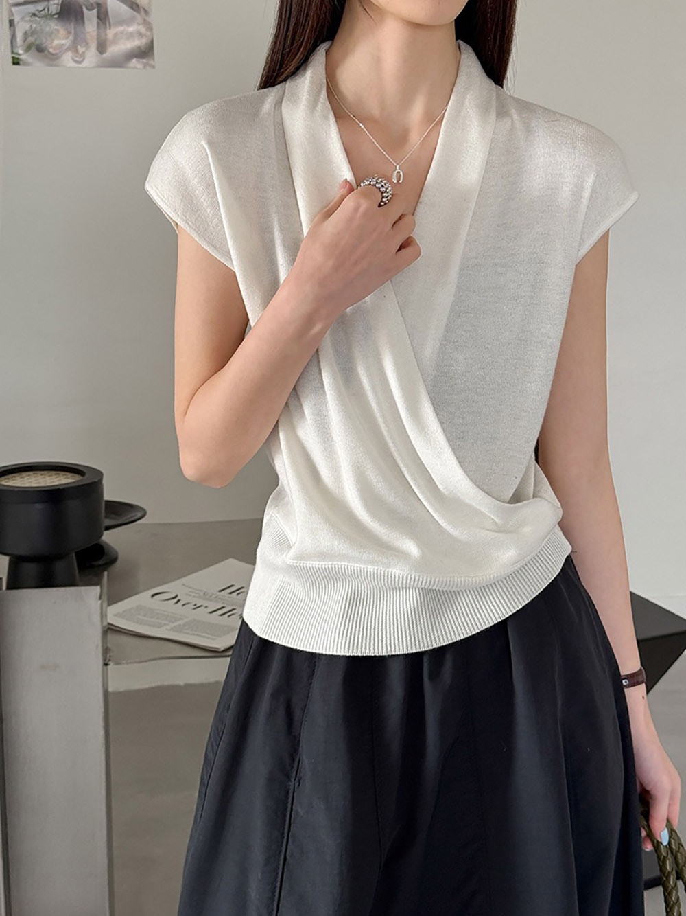 氣質簡約V領針織上衣,evaviva,8C-GW7479,氣質簡約V領針織上衣,領500,999免運