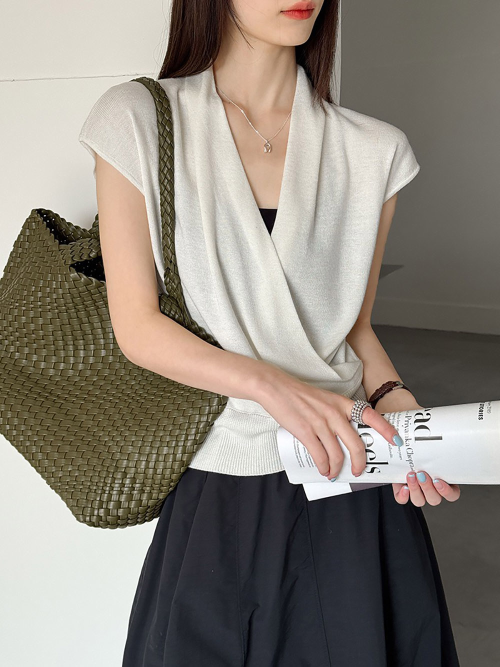 氣質簡約V領針織上衣,evaviva,8C-GW7479,氣質簡約V領針織上衣,領500,999免運