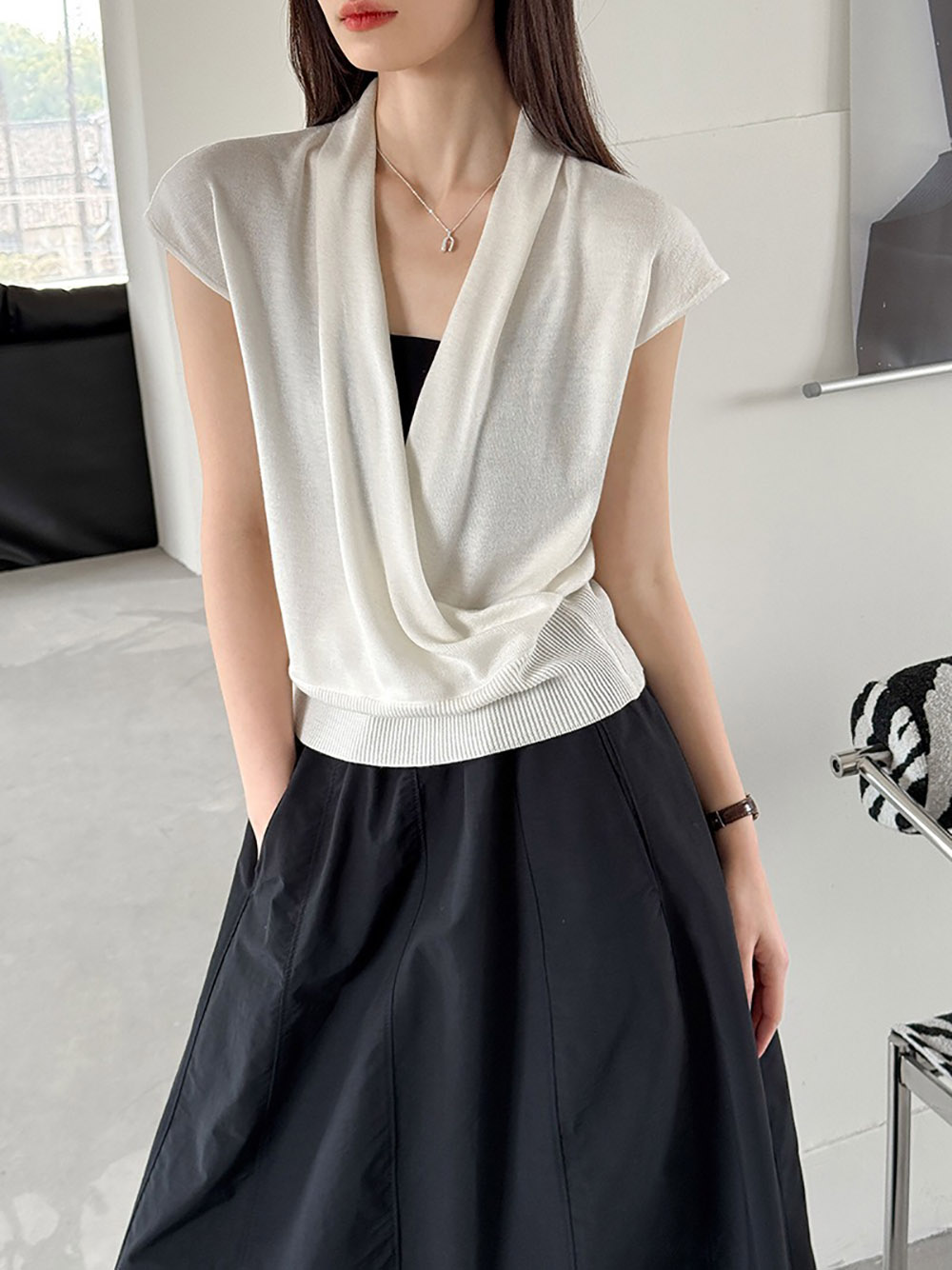 氣質簡約V領針織上衣,evaviva,8C-GW7479,氣質簡約V領針織上衣,領500,999免運