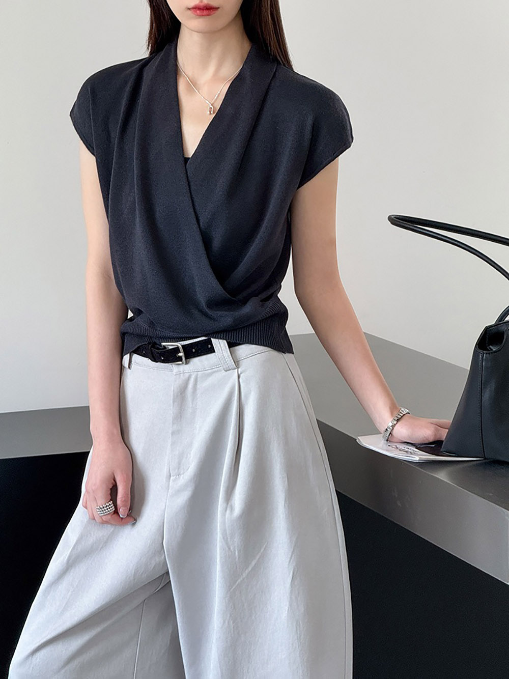 氣質簡約V領針織上衣,evaviva,8C-GW7479,氣質簡約V領針織上衣,領500,999免運