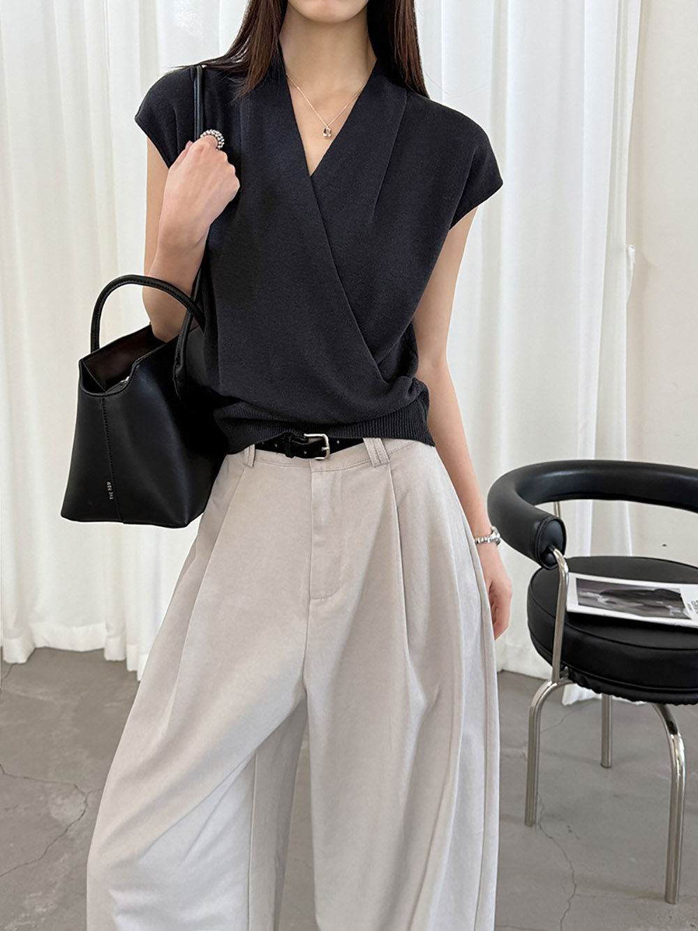 氣質簡約V領針織上衣,evaviva,8C-GW7479,氣質簡約V領針織上衣,領500,999免運