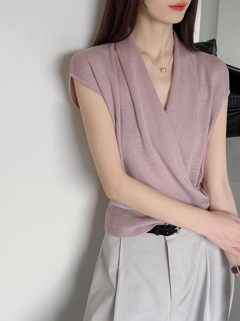 氣質簡約V領針織上衣,evaviva,8C-GW7479,氣質簡約V領針織上衣,領500,999免運