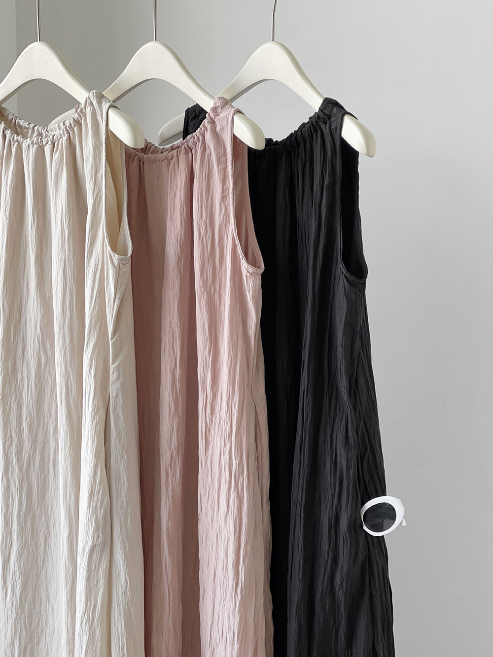 圓領天絲背心綁帶洋裝,evaviva,8C-GW7494,圓領天絲背心綁帶洋裝,領500,999免運