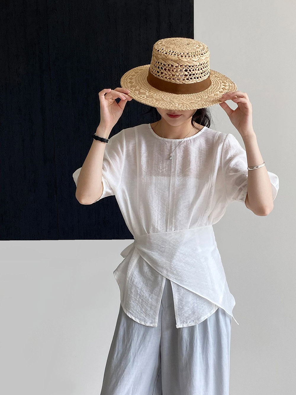 溫柔氣質天絲開衩上衣,evaviva,8C-FB7512,溫柔氣質天絲開衩上衣,領500,999免運