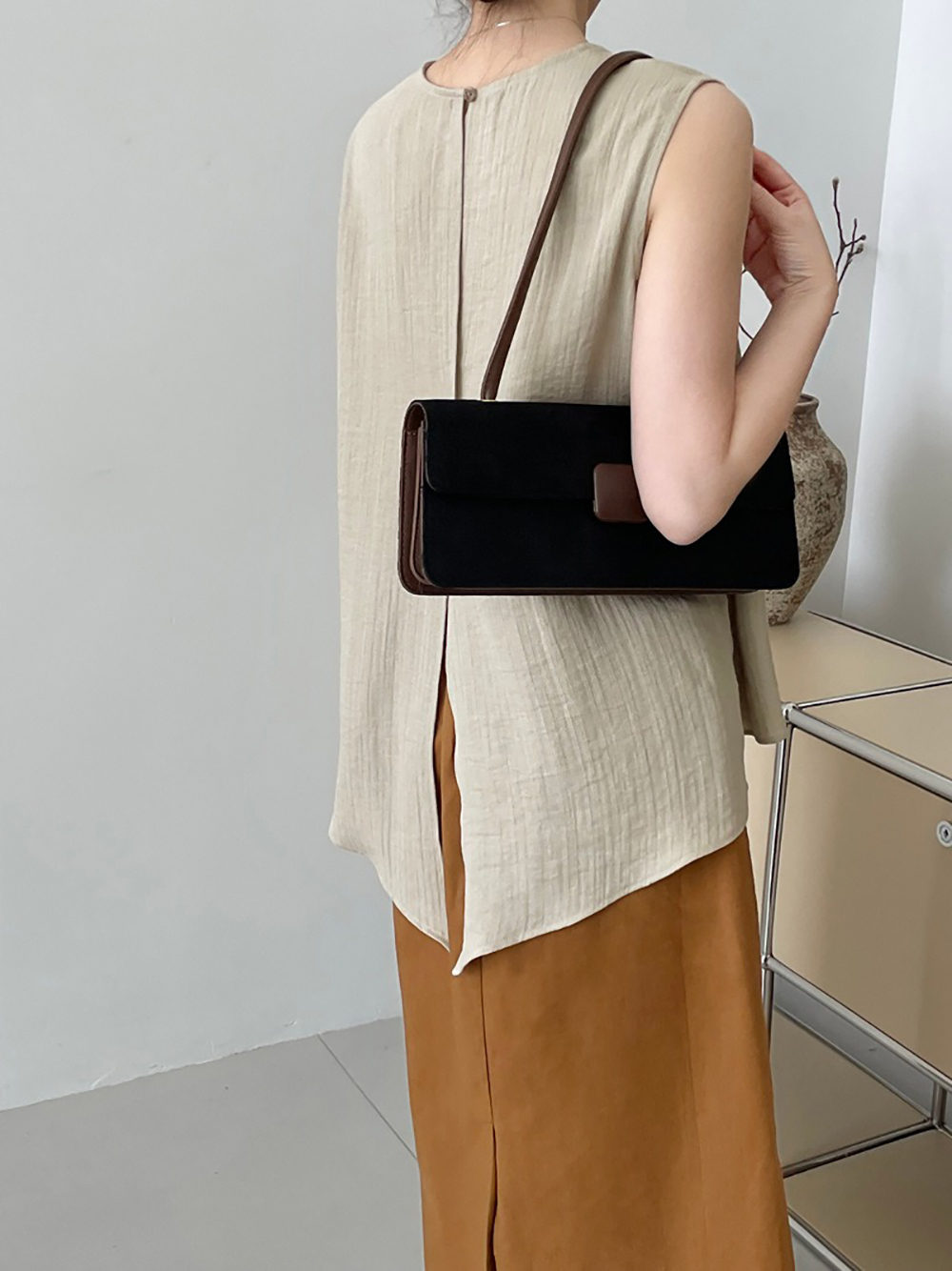 設計感後開衩圓領背心,evaviva,8C-UR7514,設計感後開衩圓領背心,周新品優惠,NEWARRIVAL