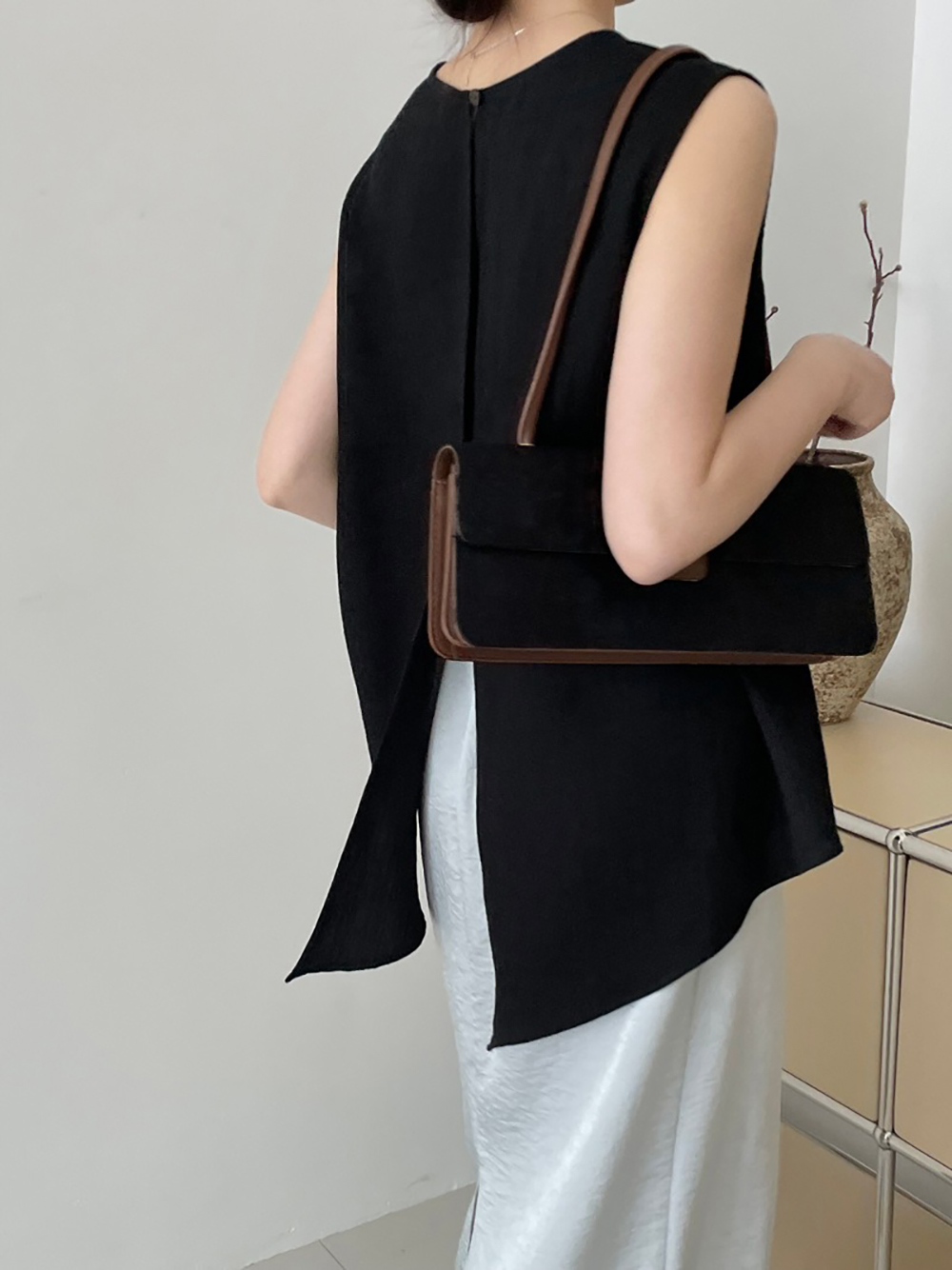 設計感後開衩圓領背心,evaviva,8C-UR7514,設計感後開衩圓領背心,周新品優惠,NEWARRIVAL