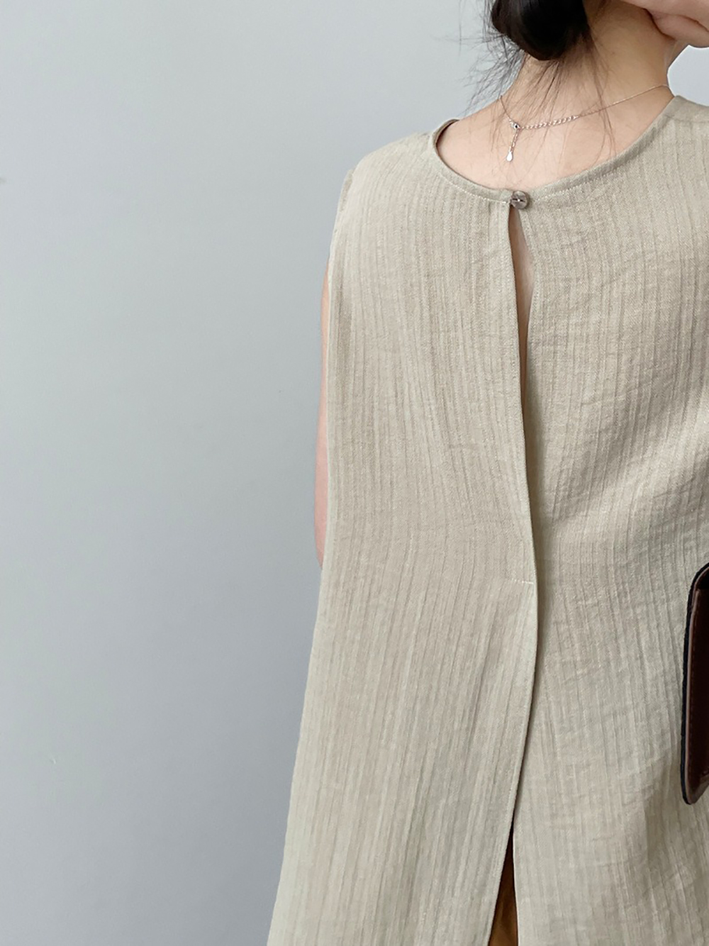 設計感後開衩圓領背心,evaviva,8C-UR7514,設計感後開衩圓領背心,周新品優惠,NEWARRIVAL