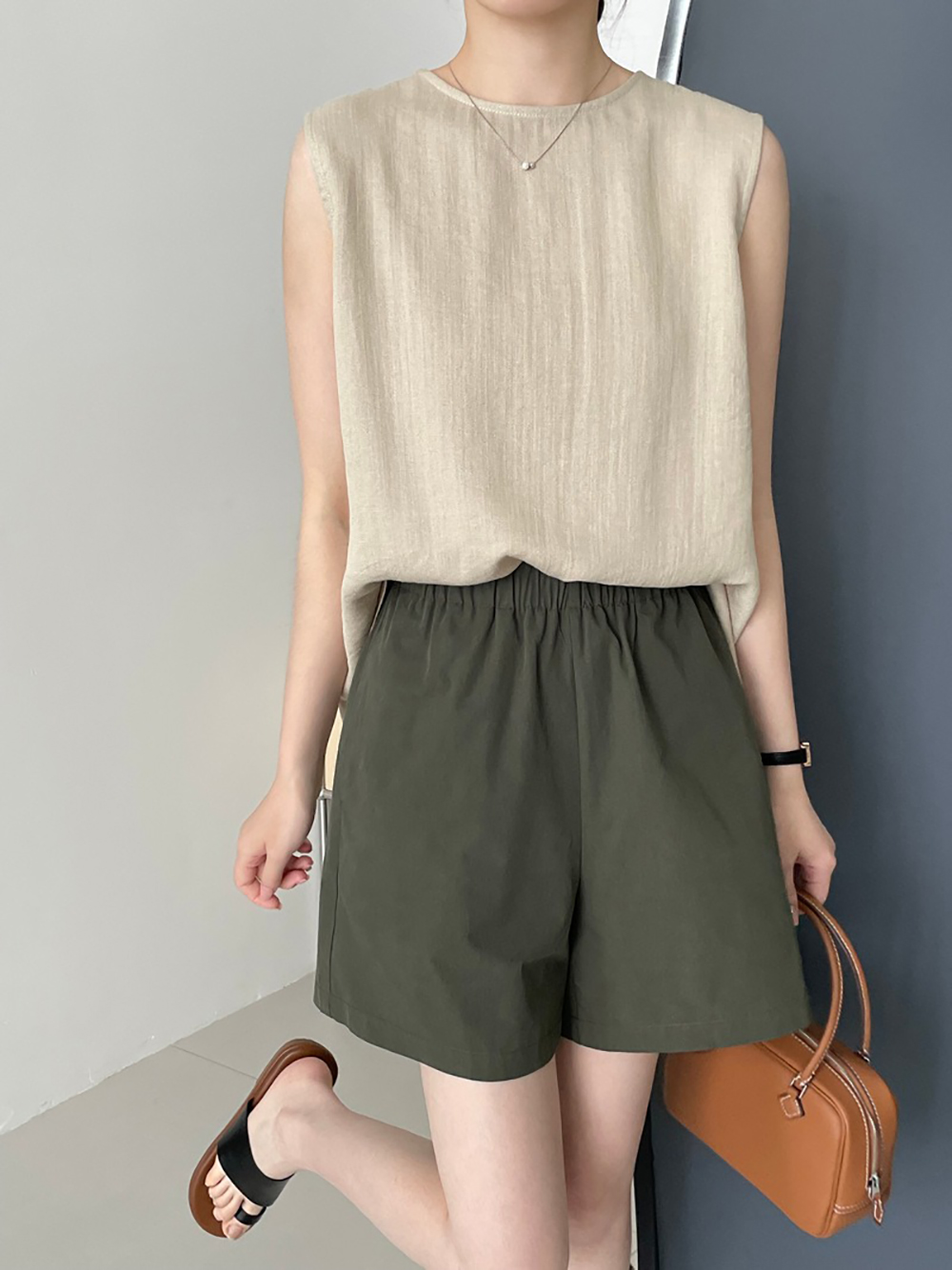 設計感後開衩圓領背心,evaviva,8C-UR7514,設計感後開衩圓領背心,周新品優惠,NEWARRIVAL