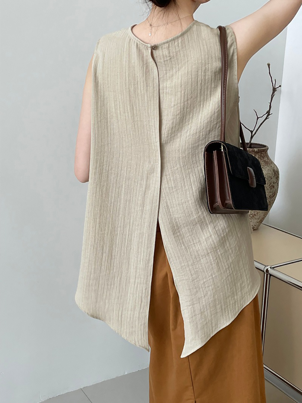 設計感後開衩圓領背心,evaviva,8C-UR7514,設計感後開衩圓領背心,周新品優惠,NEWARRIVAL