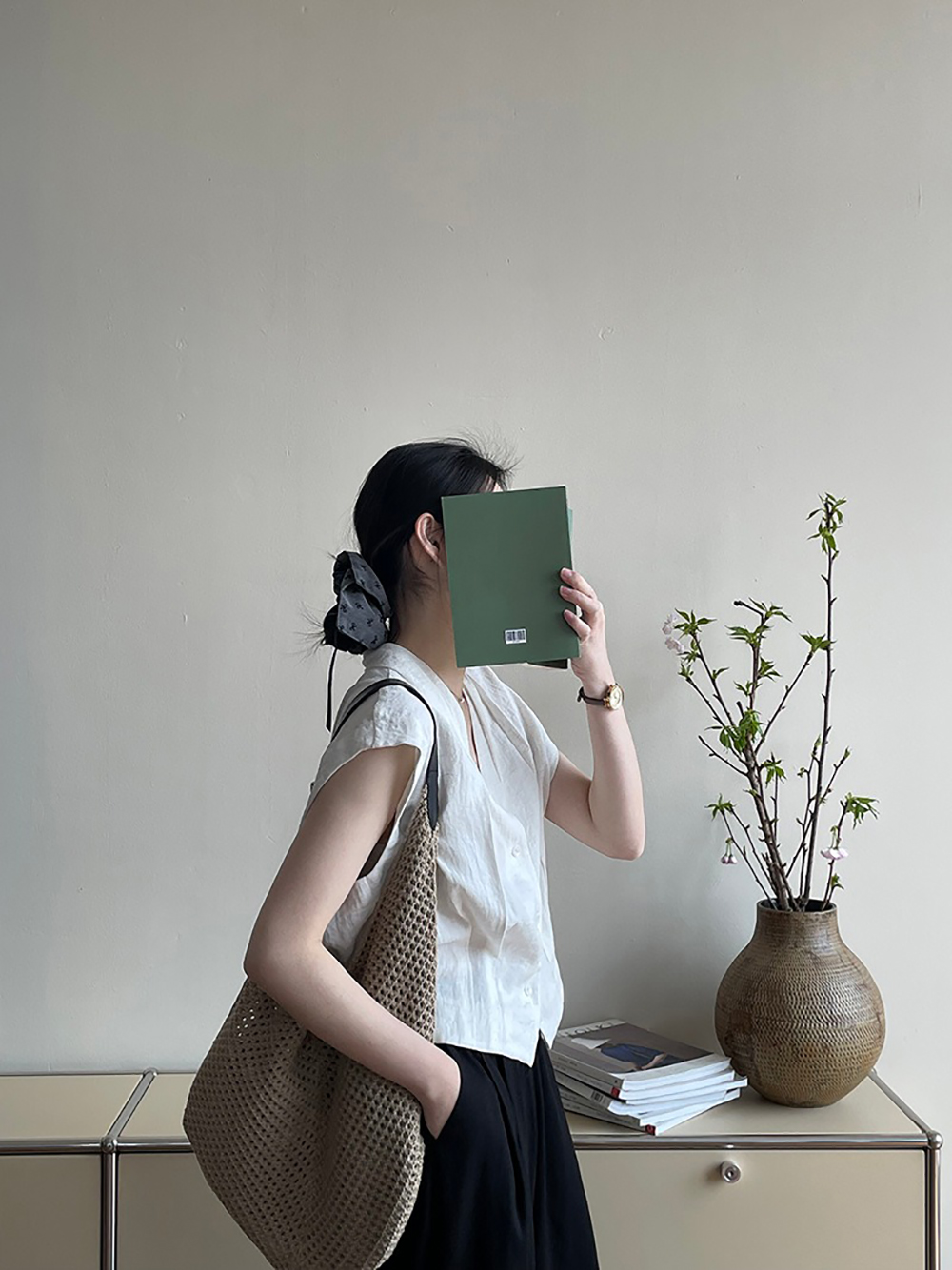 V領壓褶天絲無袖襯衫,evaviva,8C-UR7515,V領壓褶天絲無袖襯衫,領500,999免運