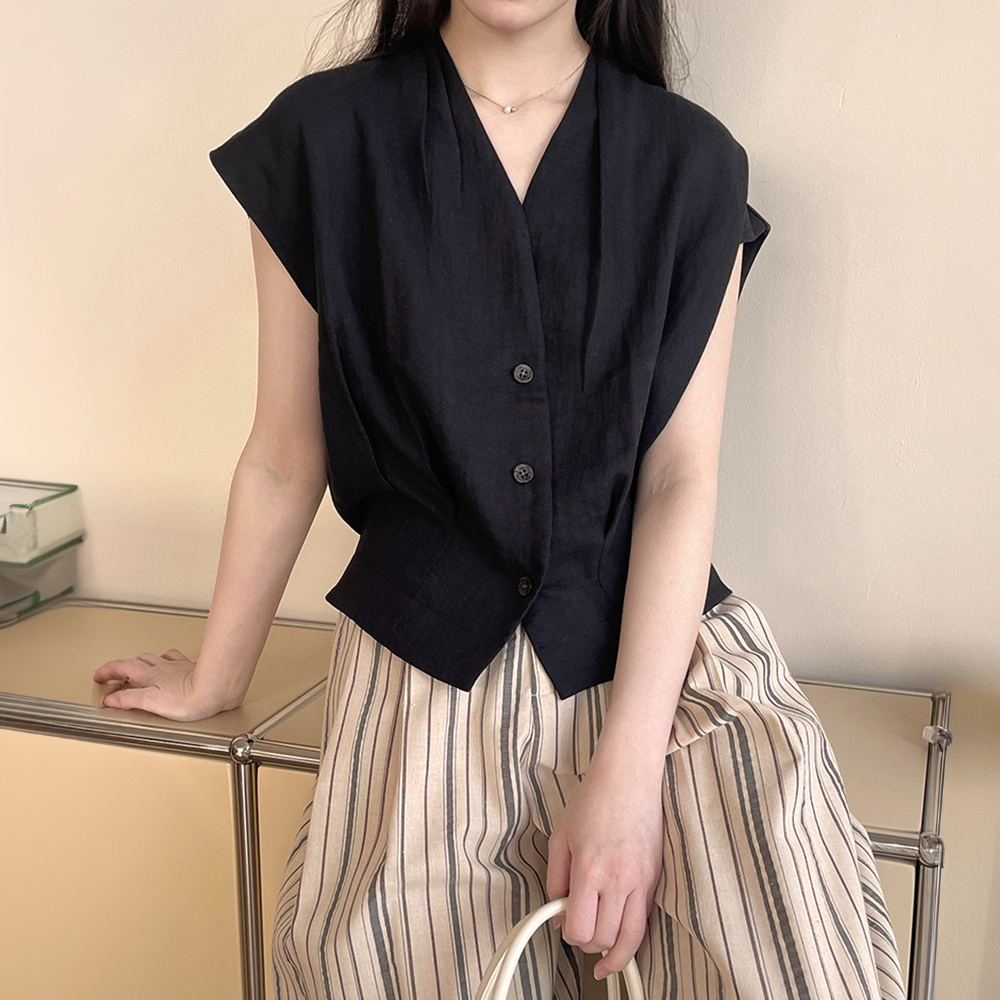 V領壓褶天絲無袖襯衫