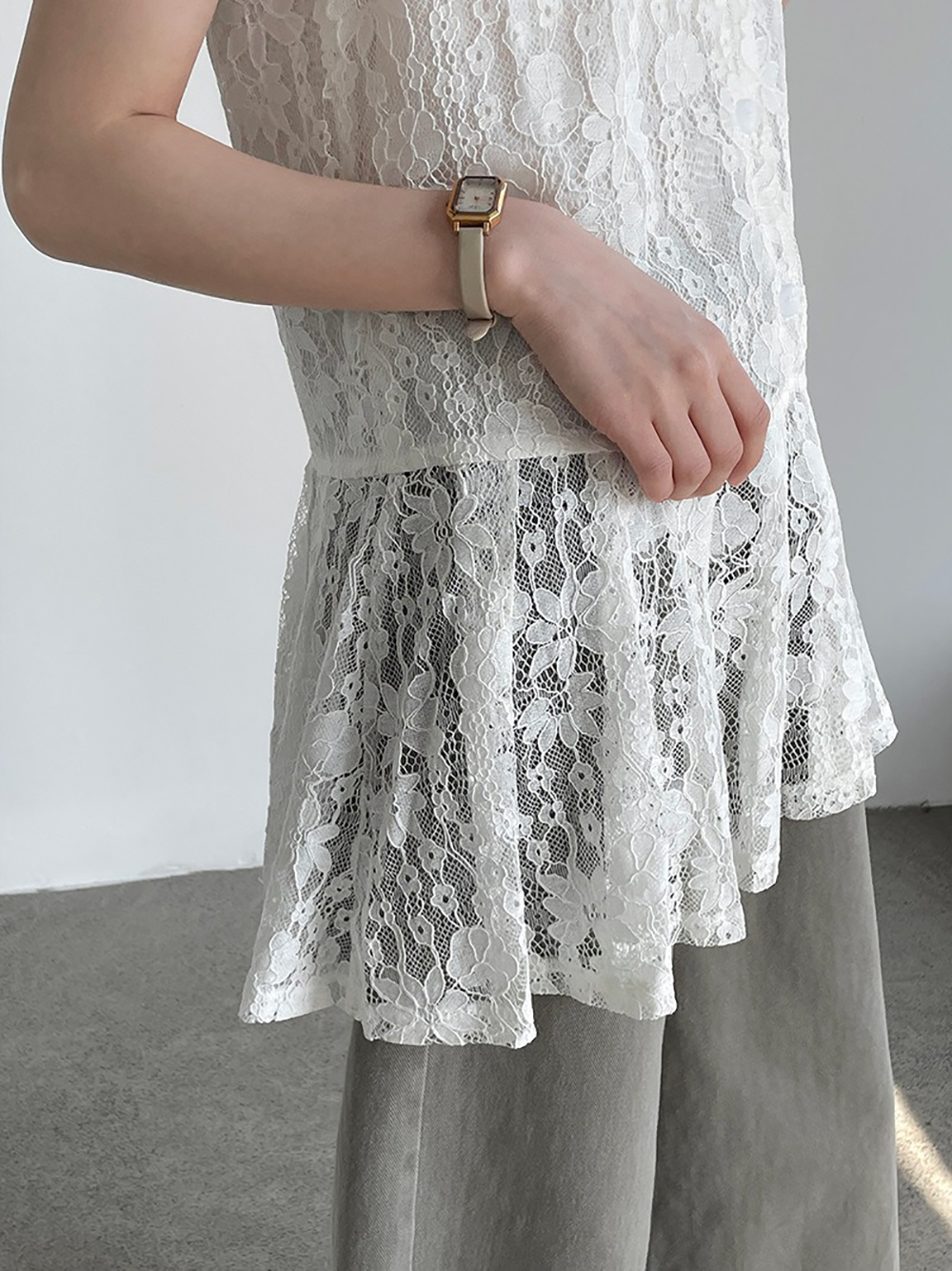 不規則蕾絲拼接背心,evaviva,8C-UR7518,不規則蕾絲拼接背心,周新品優惠,NEWARRIVAL