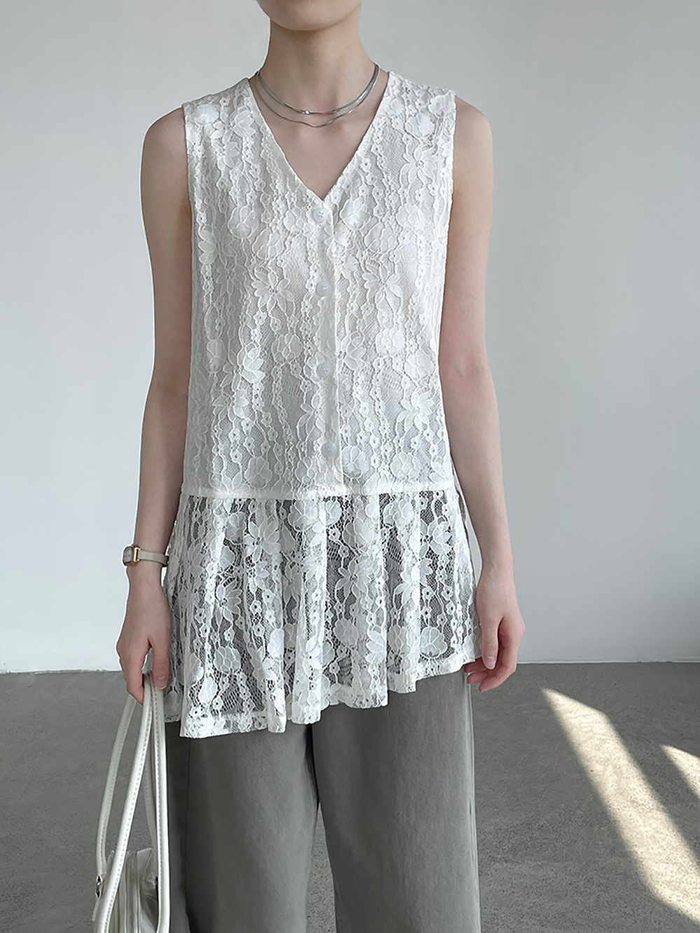 不規則蕾絲拼接背心,evaviva,8C-UR7518,不規則蕾絲拼接背心,周新品優惠,NEWARRIVAL