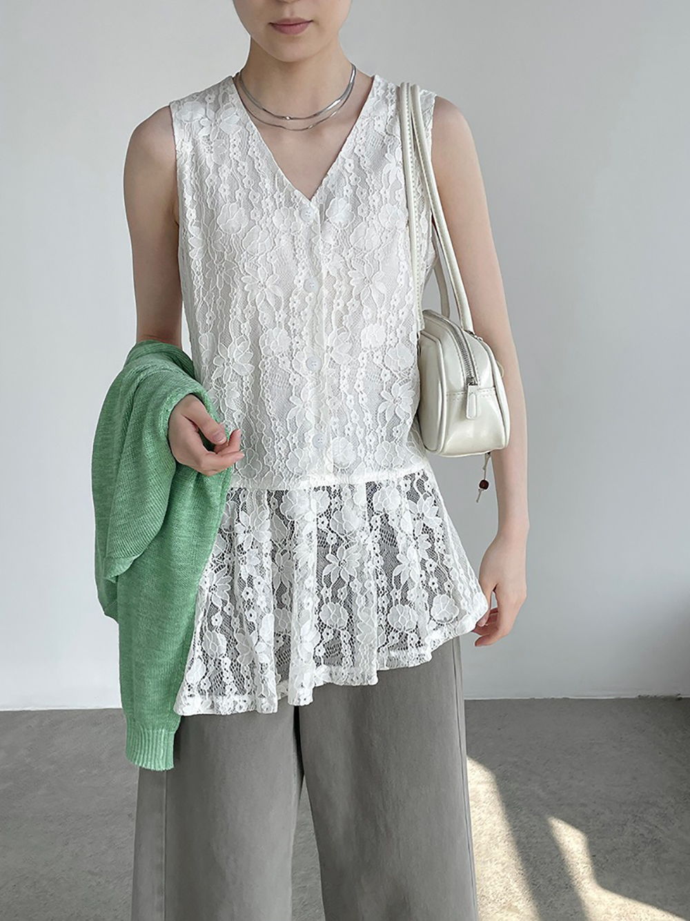 不規則蕾絲拼接背心,evaviva,8C-UR7518,不規則蕾絲拼接背心,周新品優惠,NEWARRIVAL