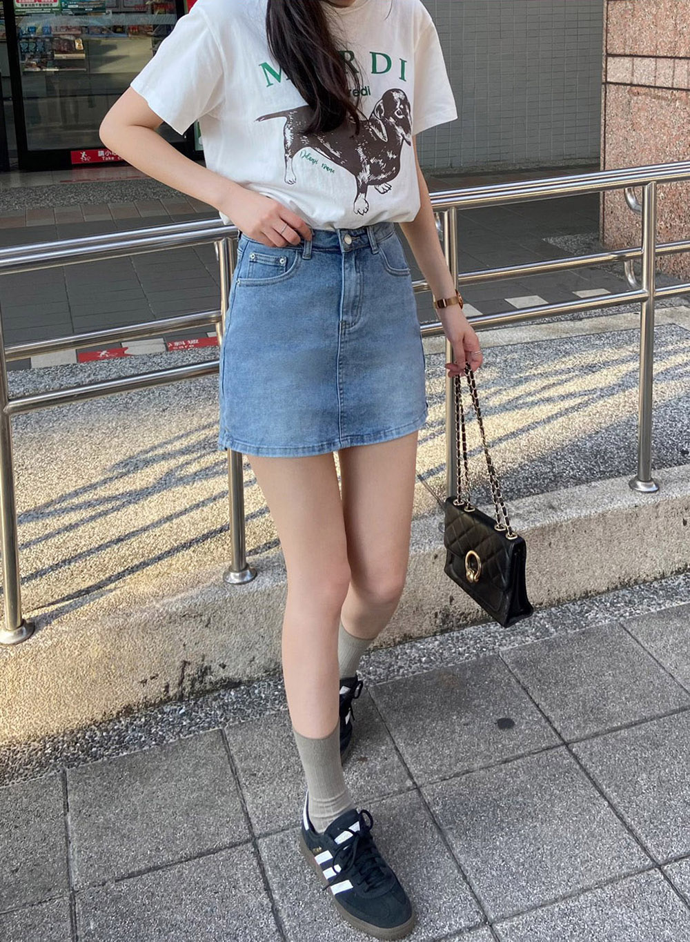 小開衩A字牛仔褲裙,evaviva,99-BF7470,小開衩A字牛仔褲裙,領500,999免運