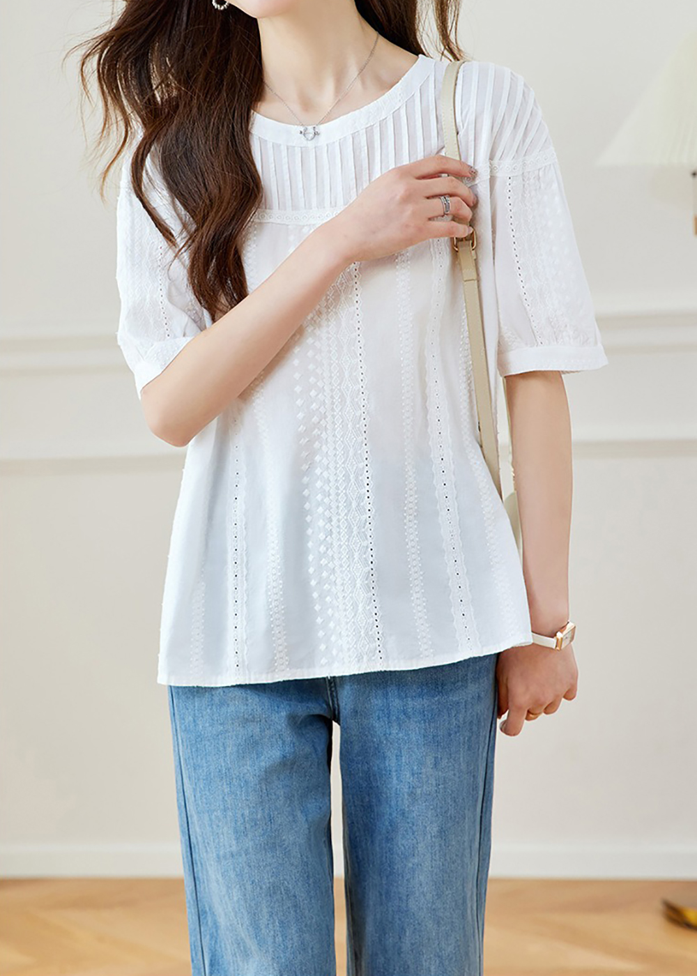 百摺設計刺繡圓領襯衫,evaviva,8C-HV7543,百摺設計刺繡圓領襯衫,領500,999免運