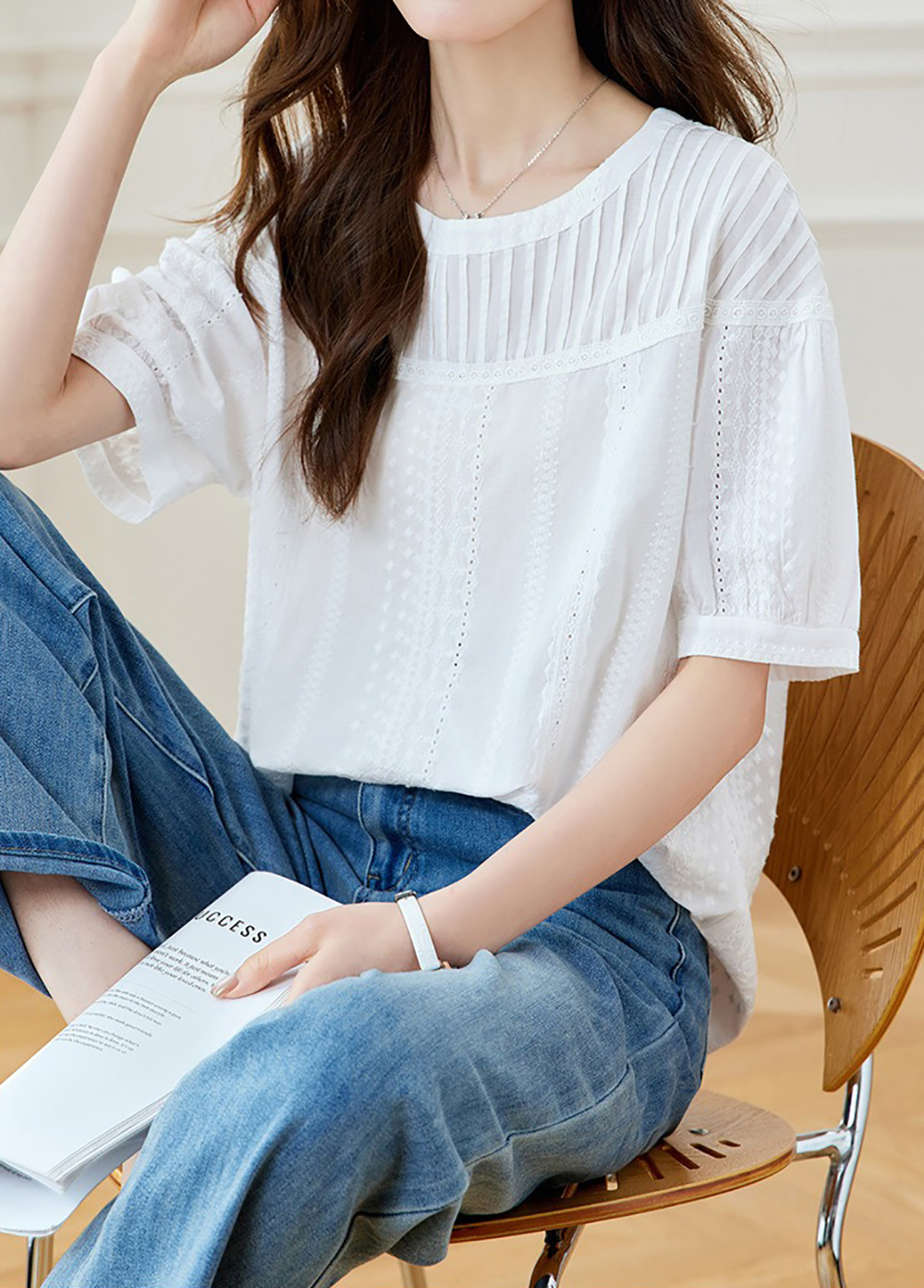 百摺設計刺繡圓領襯衫,evaviva,8C-HV7543,百摺設計刺繡圓領襯衫,領500,999免運