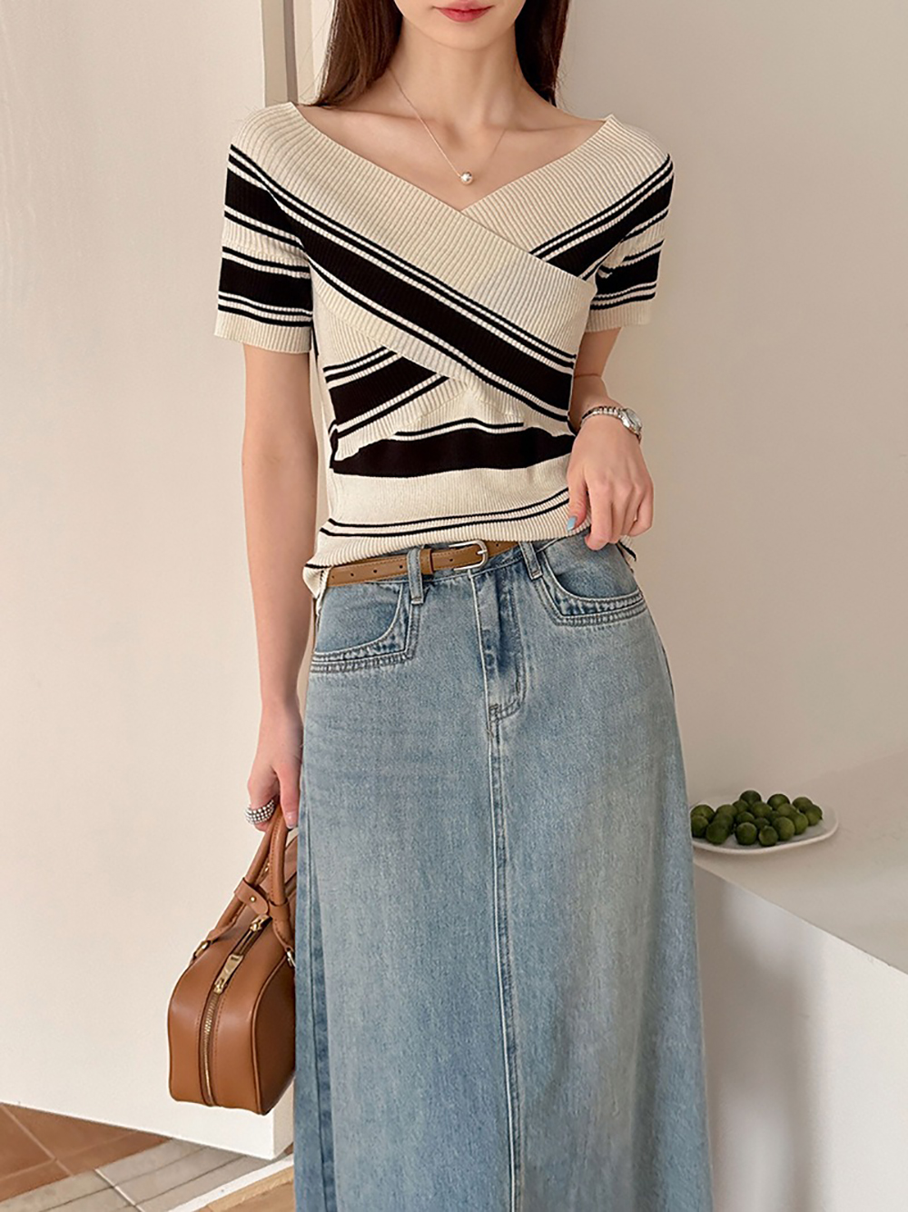 撞色交叉V領針織上衣,evaviva,8C-GW7549,撞色交叉V領針織上衣,周新品優惠,NEWARRIVAL