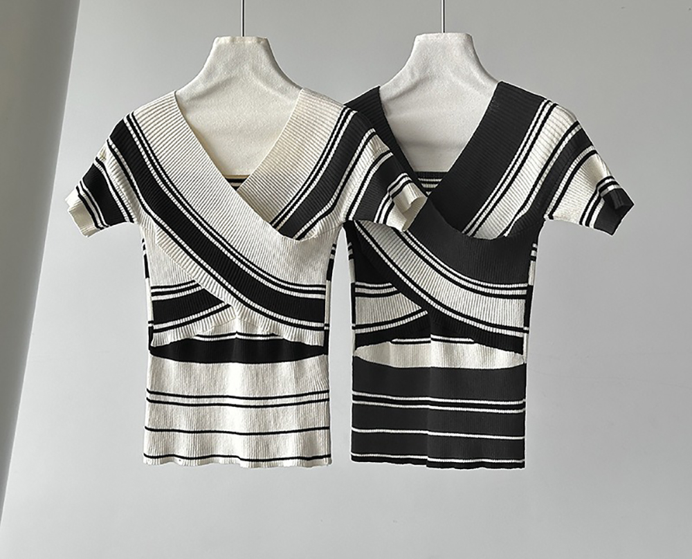 撞色交叉V領針織上衣,evaviva,8C-GW7549,撞色交叉V領針織上衣,周新品優惠,NEWARRIVAL