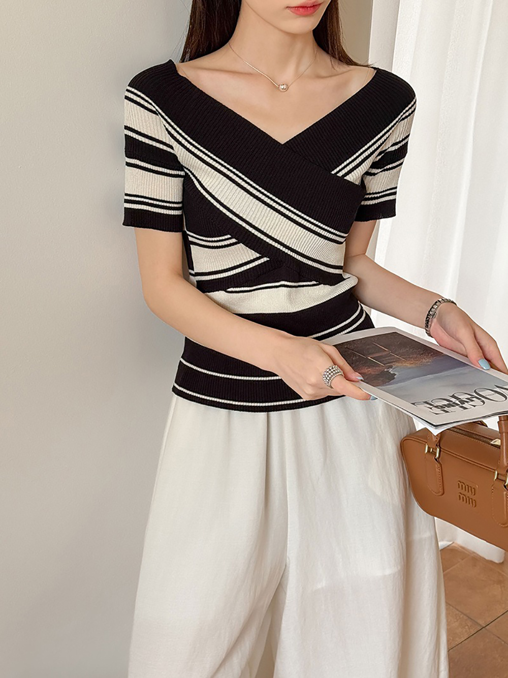 撞色交叉V領針織上衣,evaviva,8C-GW7549,撞色交叉V領針織上衣,周新品優惠,NEWARRIVAL