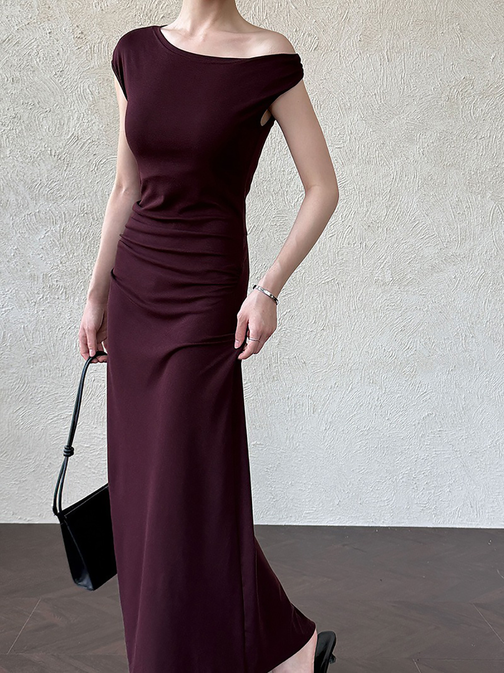 斜肩後開衩修身長洋裝,evaviva,U2-ZD09217,斜肩後開衩修身長洋裝,周新品優惠,NEWARRIVAL