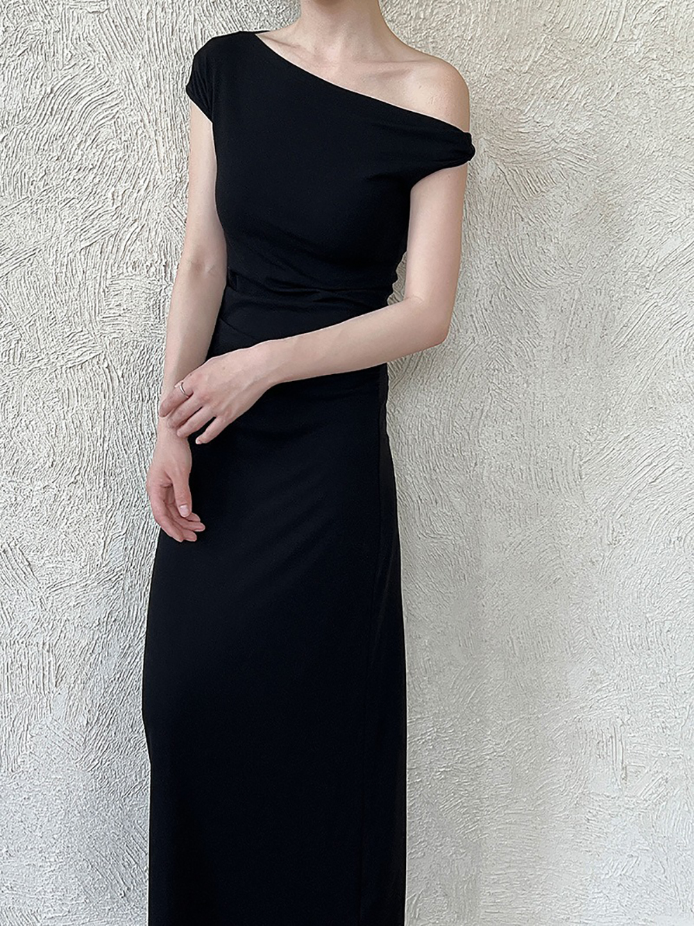 斜肩後開衩修身長洋裝,evaviva,U2-ZD09217,斜肩後開衩修身長洋裝,周新品優惠,NEWARRIVAL