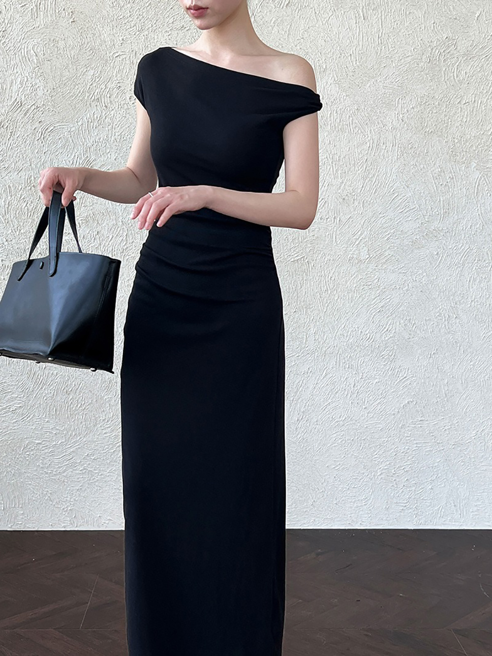 斜肩後開衩修身長洋裝,evaviva,U2-ZD09217,斜肩後開衩修身長洋裝,周新品優惠,NEWARRIVAL